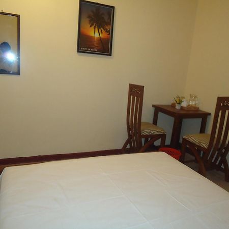 Guest House Kaduwela Buitenkant foto